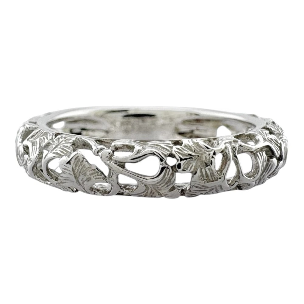 RING K18 WHITE GOLD: Ring K18 white gold Brand: Unbranded Type: Ring Material: K18 white gold, Color: Silver Size: US 6 3/8 Accessories: None Accessories Notice: When purchasing pre-owned goods, please refer t