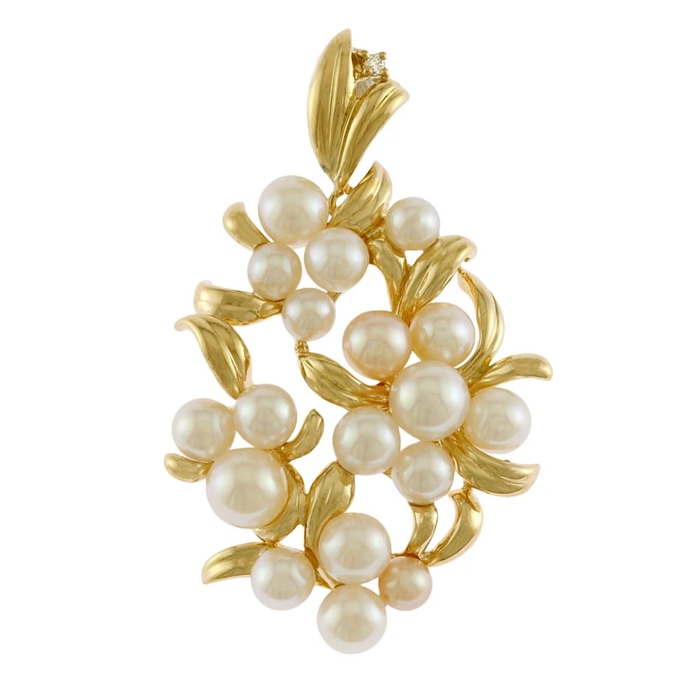 TASAKI PENDANT TOP K18 YELLOW GOLD PEARL DIAMOND: TASAKI Pendant top K18 yellow gold Pearl diamond Brand: TASAKI Type: Pendant top Material: K18 yellow gold, Main Stone/Creation Pearl/diamond Color: gold Size: (CM) Top:W25.0mm x H41.0mm Clasp:W3.0mm 