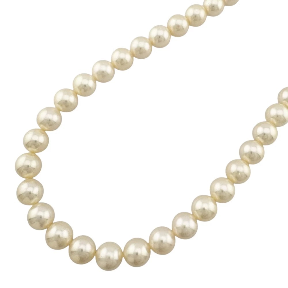 TASAKI NECKLACE SILVER AKOYA PEARL: TASAKI Necklace Silver Akoya pearl Brand: TASAKI Type: Necklace Material: Silver, Main Stone/Creation Akoya pearl Color: Silver Size: (CM) Total Length:43cm Pearl diameter: approx. 0.3" (Inch) Total L