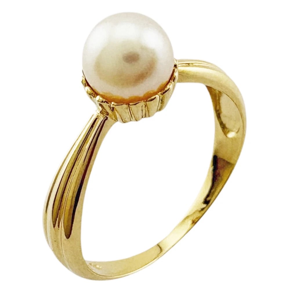RING K18 YELLOW GOLD AKOYA PEARL: Ring K18 yellow gold Akoya pearl Brand: Unbranded Type: Ring Material: K18 yellow gold, Main Stone/Creation Akoya pearl Color: gold Size: US 5 1/2 Accessories: None Accessories Notice: Whe