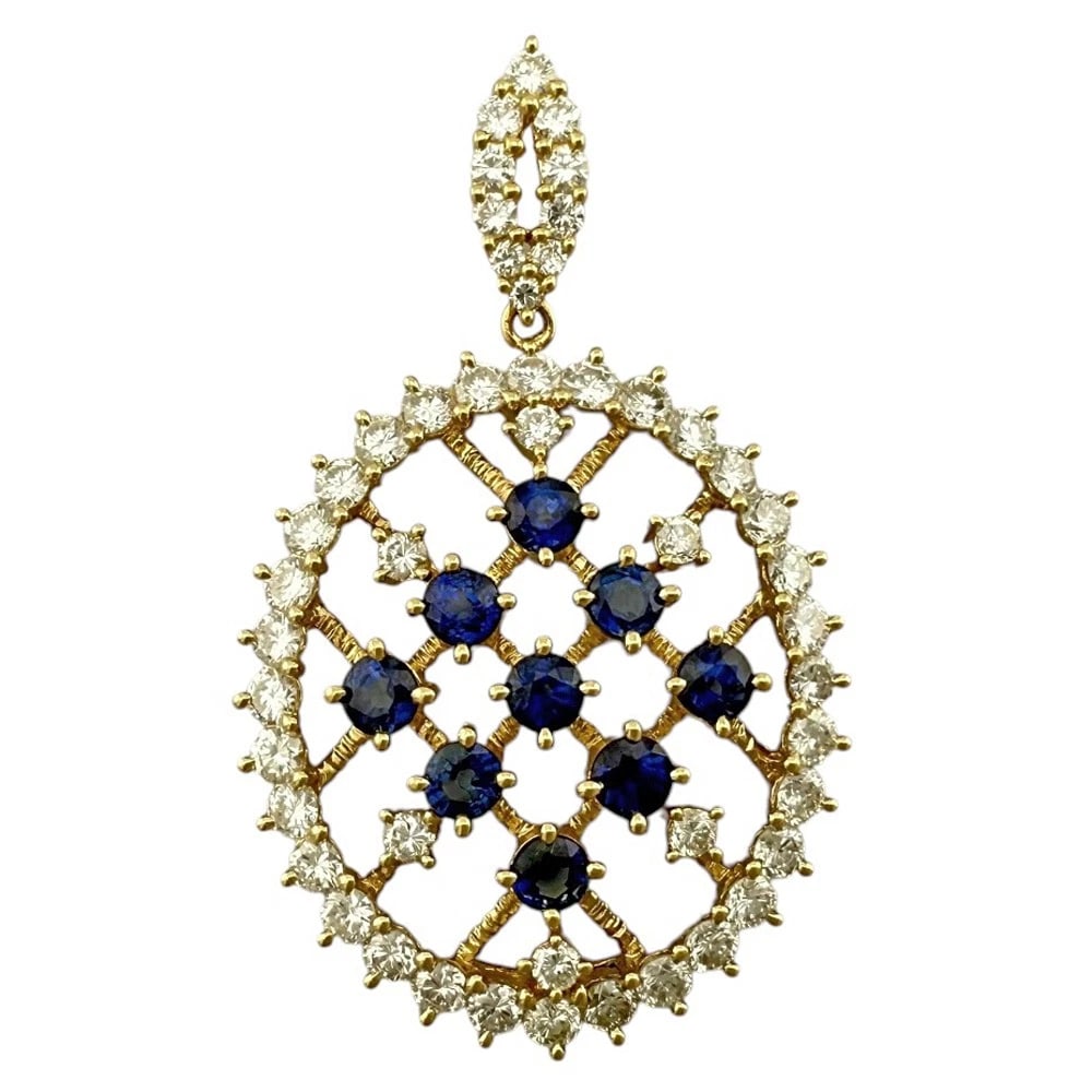 TASAKI PENDANT TOP K18 YELLOW GOLD SAPPHIRE: TASAKI Pendant top K18 yellow gold sapphire Brand: TASAKI Type: Pendant top Material: K18 yellow gold, Main Stone/Creation sapphire/diamond Color: gold Size: (CM) Top:W24.5mm x H41.0mm Clasp:W2.5mm x 