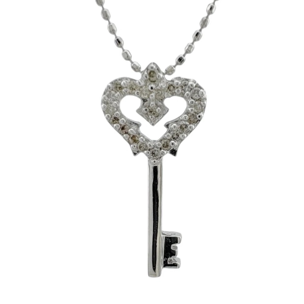NECKLACE K18 WHITE GOLD DIAMOND: Necklace K18 white gold diamond Brand: no brand Type: key Material: 18k White Gold, Main Stone/Creation Natural Color: White Gold Size: (CM) Total Length:40cm Chain width:0.6mm Top:W9.0mm x H19.5mm (I