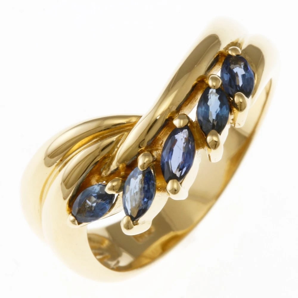 RING K18 YELLOW GOLD SAPPHIRE: Ring K18 yellow gold sapphire Brand: Unbranded Type: Ring Material: K18 yellow gold, Main Stone/Creation sapphire Color: gold Size: US 6 Accessories: None Accessories Notice: When purchasi