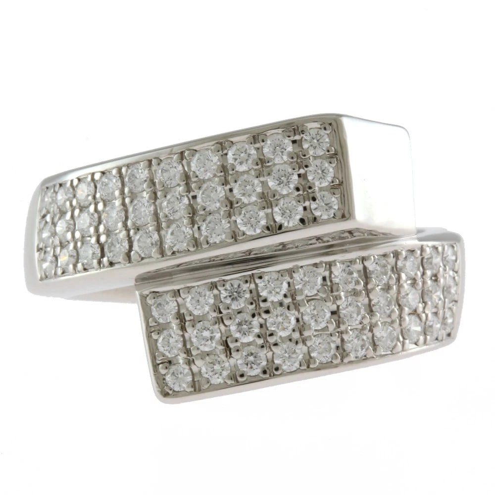POLA RING PT900PLATINUM DIAMOND: POLA Ring Pt900Platinum diamond Brand: POLA Type: Ring Material: Pt900Platinum, Main Stone/Creation Natural Color: Silver Size: US 6 1/2 Accessories: None Accessories Notice: When purchasing