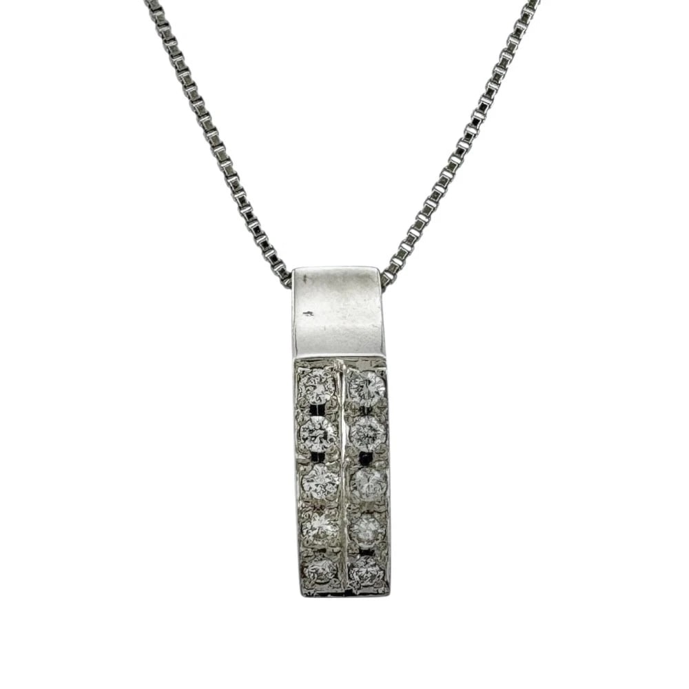 NECKLACE PT850PLATINUM DIAMOND: Necklace Pt850Platinum diamond Brand: Unbranded Type: Necklace Material: Pt850Platinum, Main Stone/Creation Natural Color: Silver Size: (CM) Total Length:40cm Chain width:0.5mmTop:W3.5mm x H13.0mm (In