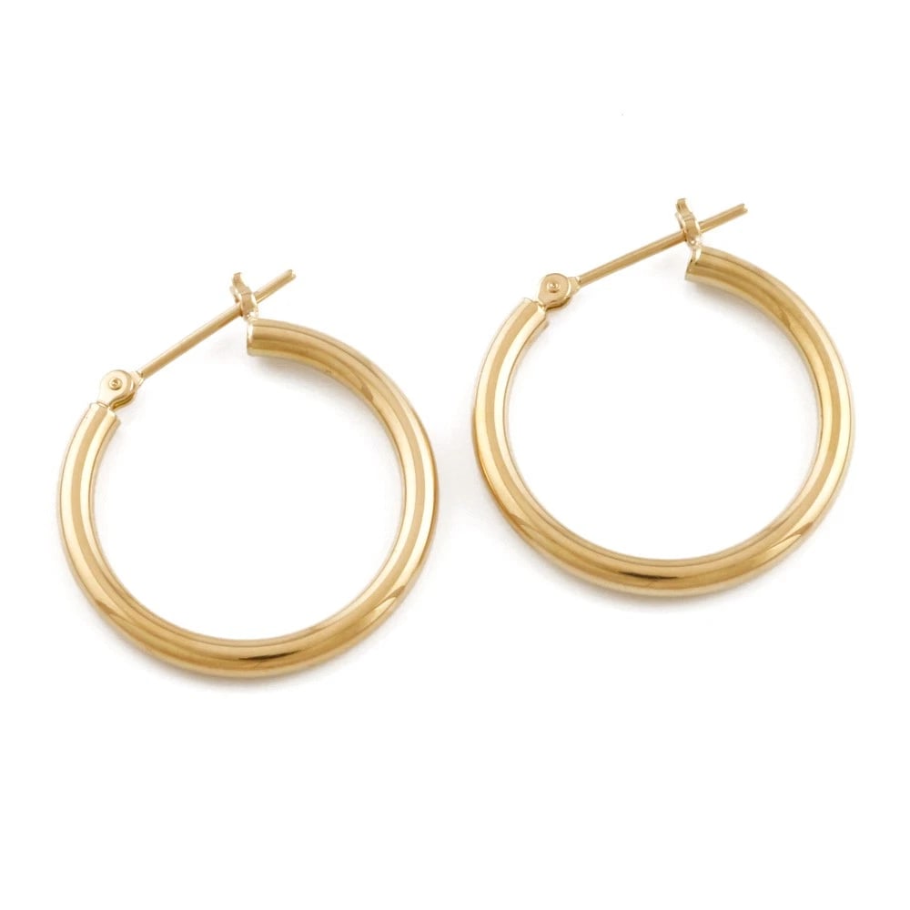NEW EARRING K18 GOLD: new earring K18 Gold Brand: Unbranded Type: earring Material: K18 Gold, Color: gold Size: (CM) 20mm x 2mm(*mm) (Inch) 0.8 x 0.1inch Accessories: None Accessories Notice: When purchasing pre-owned