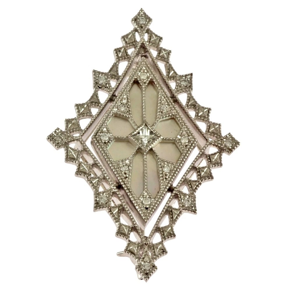 MIKIMOTO BROOCH K18 WHITE GOLD: MIKIMOTO Brooch K18 white gold Brand: MIKIMOTO Type: Pendant top Material: K18 white gold, Main Stone/Creation shell/diamond Color: Silver Size: Vatican vertical 0.3", Length 0.1" Accessories: None