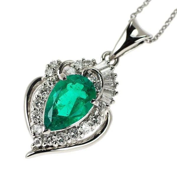 PT900/K18WG EMERALD DIAMOND PENDANT NECKLACE: PT900/K18wg emerald diamond pendant necklace Brand: None Type: pendant necklace Material: PT900/K18wg, Main Stone/Creation emeraldside stone daimond Color: Silver,wg Size: Necklace: Chain Length
