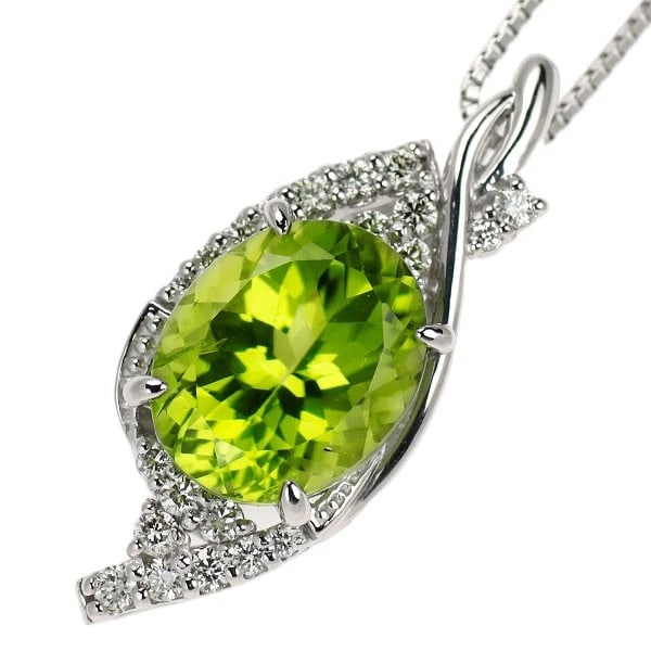 PT900/ PT850 PERIDOT DIAMOND PENDANT NECKLACE: Pt900/ Pt850 Peridot Diamond Pendant Necklace Brand: None Type: pendant necklace Material: Pt900/ Pt850, Main Stone/Creation peridotSideStoneDiamond Color: Silver Size: Necklace: Chain Length?45.cm