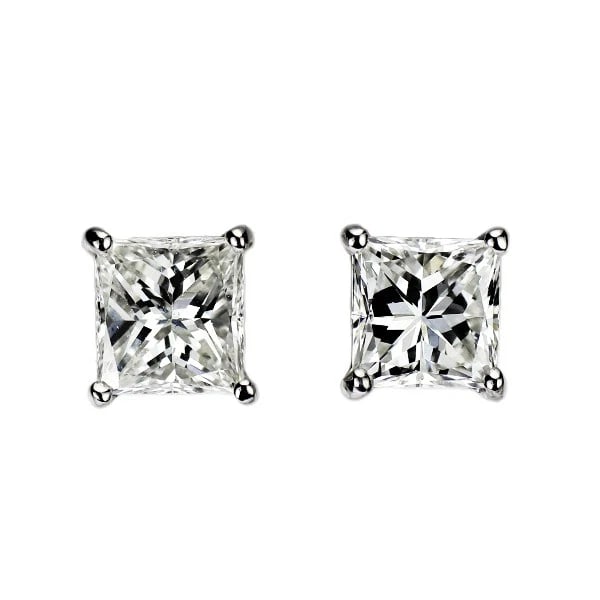 PT900 DIAMOND EARRINGS: Pt900 Diamond Earrings Brand: None Type: piercing Material: Pt900, Main Stone/Creation Natuarl Color: Silver Size: Length/Width/Diameter (CM) 4.4 Accessories: None Accessories Notice: When purchasing