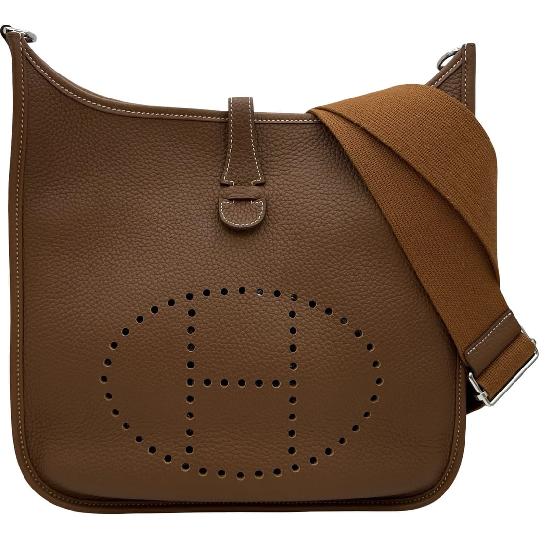 HERMES EVELYN 3 PM SHOULDER BAG: HERMES Evelyn 3 PM Shoulder Bag Brand: HERMES Type: Shoulder Bag Material: Taurillon Clemence Color: Gold SilverHardware Size: W28cm x H27.5cmx D5.5cm W11.0 x H10.8x D2.2inch Accessories: None