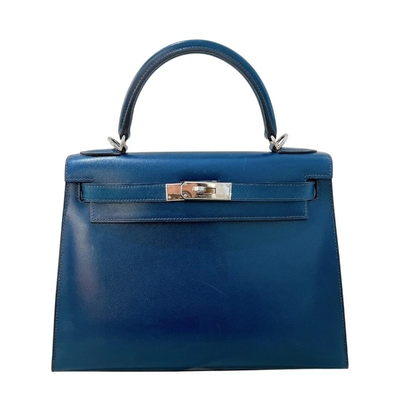 HERMES KELLY 28 OUTER SEWING HANDBAG: HERMES Kelly 28 outer sewing Handbag Brand: HERMES Type: Handbag Material: Box scarf Color: Colver SilverHardware Size: W29cm x H21cmx D11.5cm W11.4 x H8.3x D4.5inch Accessories: None Acce