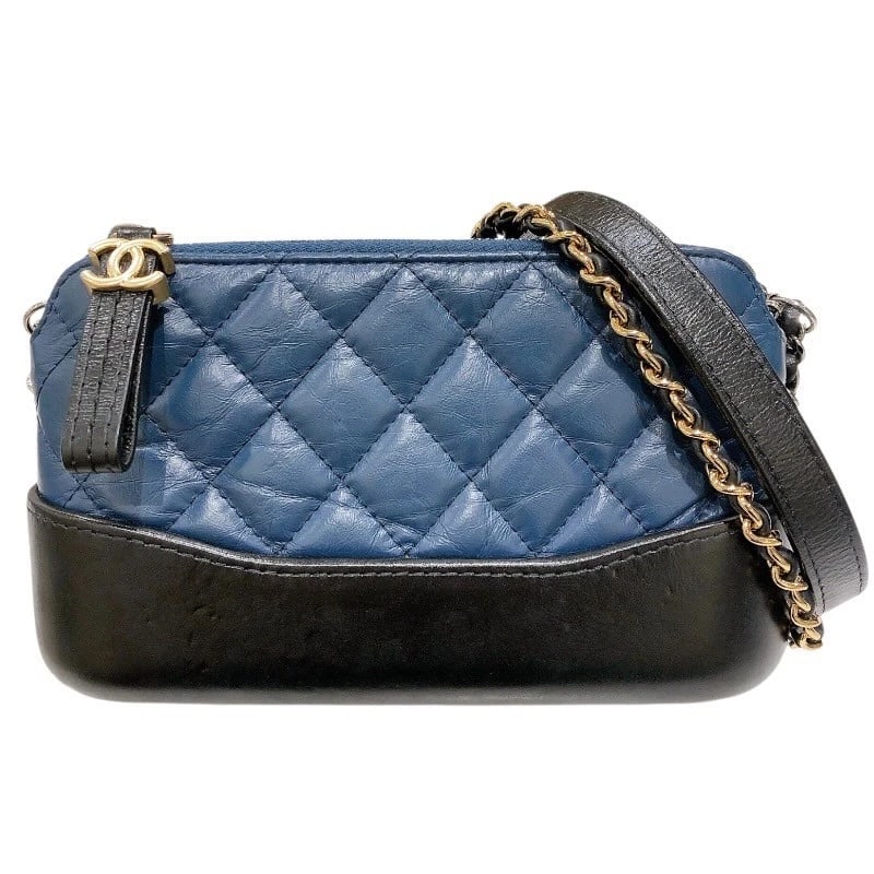 CHANEL GABRIEL DOE SHOULDER BAG: CHANEL Gabriel doe Shoulder Bag Brand: CHANEL Type: Shoulder Bag Material: Calfskin Color: Blue x black Size: W18cm x H10cmx D5cm W7.1 x H3.9x D2.0inch Accessories: None Accessories Notice: When