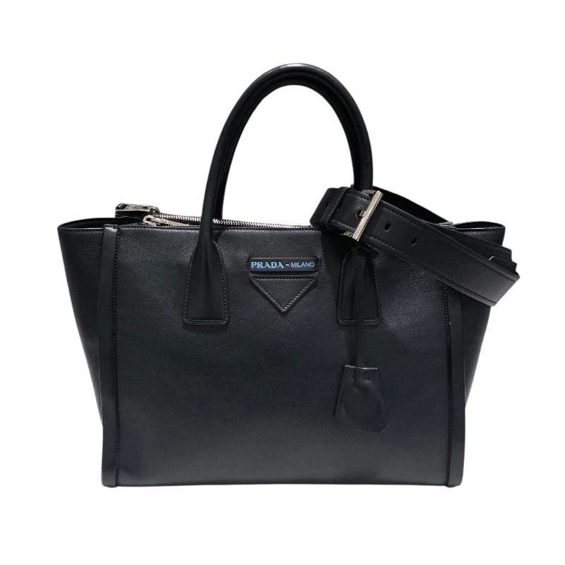 PRADA CONCEPT HANDBAG SHOULDER BAG: PRADA concept handbag Shoulder Bag Brand: PRADA Type: Shoulder Bag Material: leather Color: Black SilverHardware Size: W20cm x H10cmx D7cm W7.9 x H3.9x D2.8inch Accessories: None Accessori