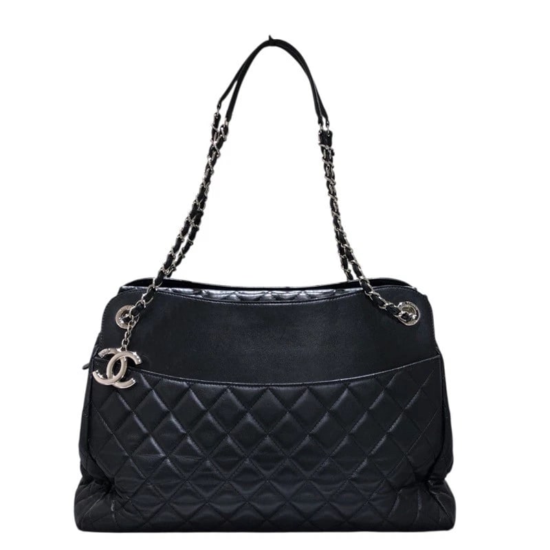 CHANEL MATRASSE CHAINTOTE BAG TOTE BAG: CHANEL Matrasse ChainTote Bag Tote Bag Brand: CHANEL Type: Tote Bag Material: leather Color: black Size: W37cm x H25cmx D12cm W14.6 x H9.8x D4.7inch Accessories: None Accessories Notice: W