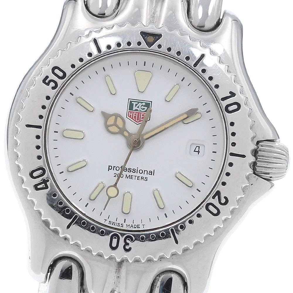 TAG HEUER DATE WHITE QUARTZ WATCH: TAG HEUER Date white Quartz Watch Brand: TAG HEUER Type: Wristwatch Material: Band Material Stainless Steel, Case Material Stainless Steel Color: Band Color Silver, Dial Colorwhite, Case ColorSilver S