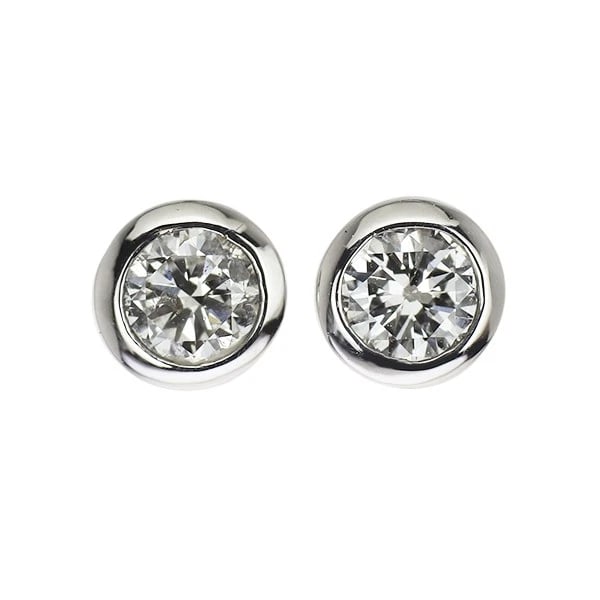 PT900/ PT950 DIAMOND EARRINGS: Pt900/ Pt950 Diamond Earrings Brand: None Type: piercing Material: Pt900/ Pt950, Main Stone/Creation Natural Color: Silver Size: Length/Width/Diameter (CM) 4.9 Accessories: None Accessories Notice: