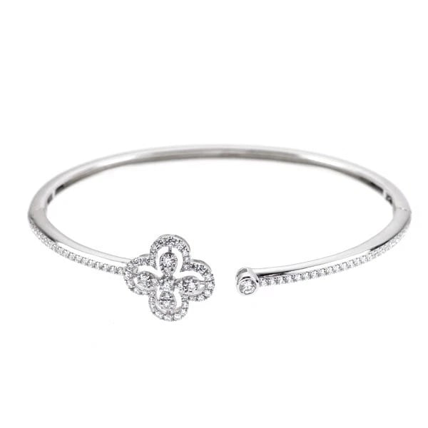 CEREDIA K18WG H&C DIAMOND BANGLE: Ceredia K18WG H&C diamond bangle Brand: None Type: bangles Material: K18WG, Main Stone/Creation Natural Color: WHITE GOLD Size: Length/Width/Diameter (CM) 15.3 Accessories: None Accessories Notice: