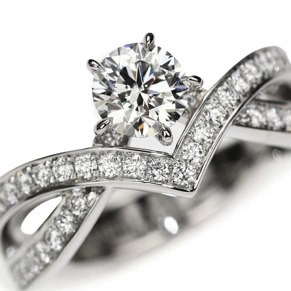 CHAUMET PT950 DIAMOND RING: Chaumet Pt950 Diamond Ring Brand: Chaumet Type: rings Material: Pt950, Main Stone/Creation Natural Color: Silver Size: 4.75 - 5US Accessories: None Accessories Notice: When purchasing pre-owned