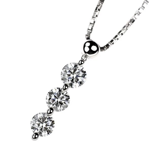 PT900/ PT850 DIAMOND PENDENT: Pt900/ Pt850 Diamond Pendent Brand: None Type: pendant necklace Material: Pt900/ Pt850, Main Stone/Creation Natural Color: Silver Size: Necklace: Chain Length ?45cm Accessories: None Acces