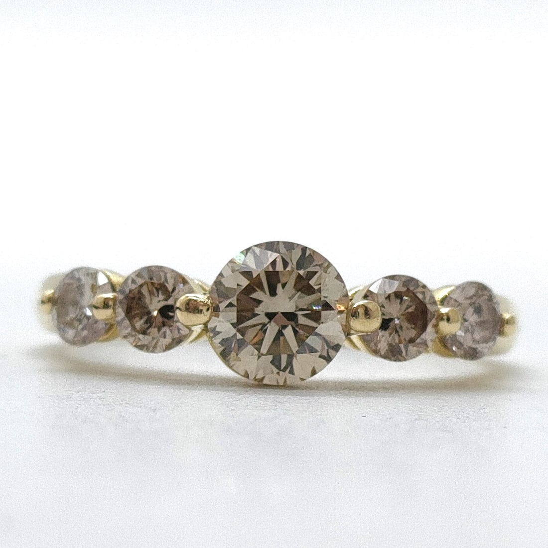 JEWELRY RING NATURAL DIAMOND GOLD: Jewelry Ring Natural Diamond Gold Brand: Unbranded Type: Ring Material: Gold, Color: Platinum Size: US 7 7/8 Accessories: None Accessories Notice: When purchasing pre-owned goods, please r