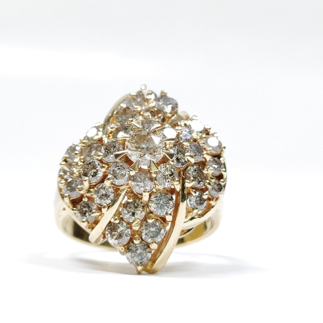 JEWELRY RING NATURAL DIAMOND GOLD: Jewelry Ring Natural Diamond Gold Brand: Unbranded Type: Ring Material: Gold, Color: Yellow Gold Size: US 5 3/8 Accessories: None Accessories Notice: When purchasing pre-owned goods, pleas