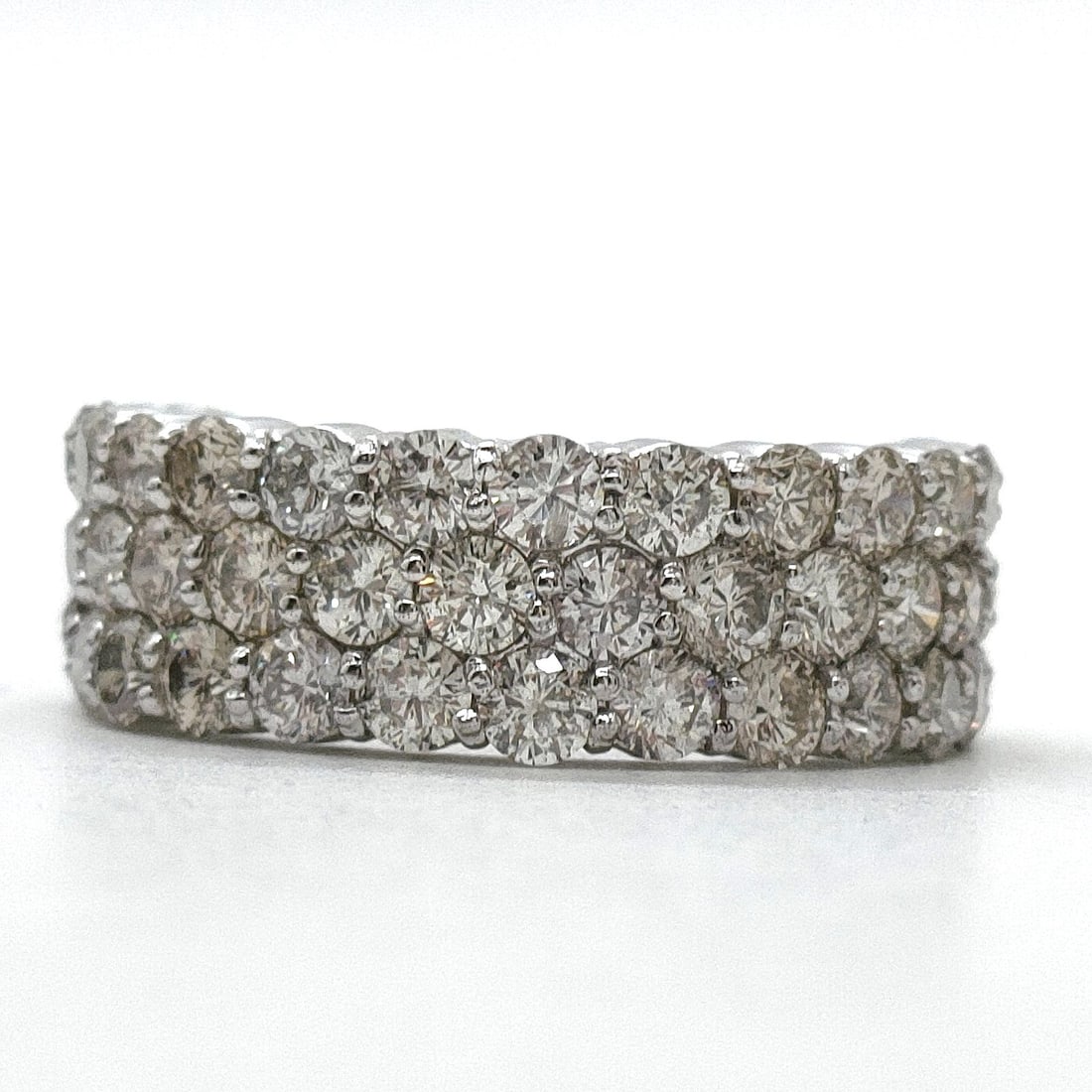JEWELRY RING NATURAL DIAMOND WHITE GOLD: Jewelry Ring Natural Diamond White Gold Brand: Unbranded Type: Ring Material: White gold, Color: White gold Size: US 6 5/8 Accessories: None Accessories Notice: When purchasing pre-owned g