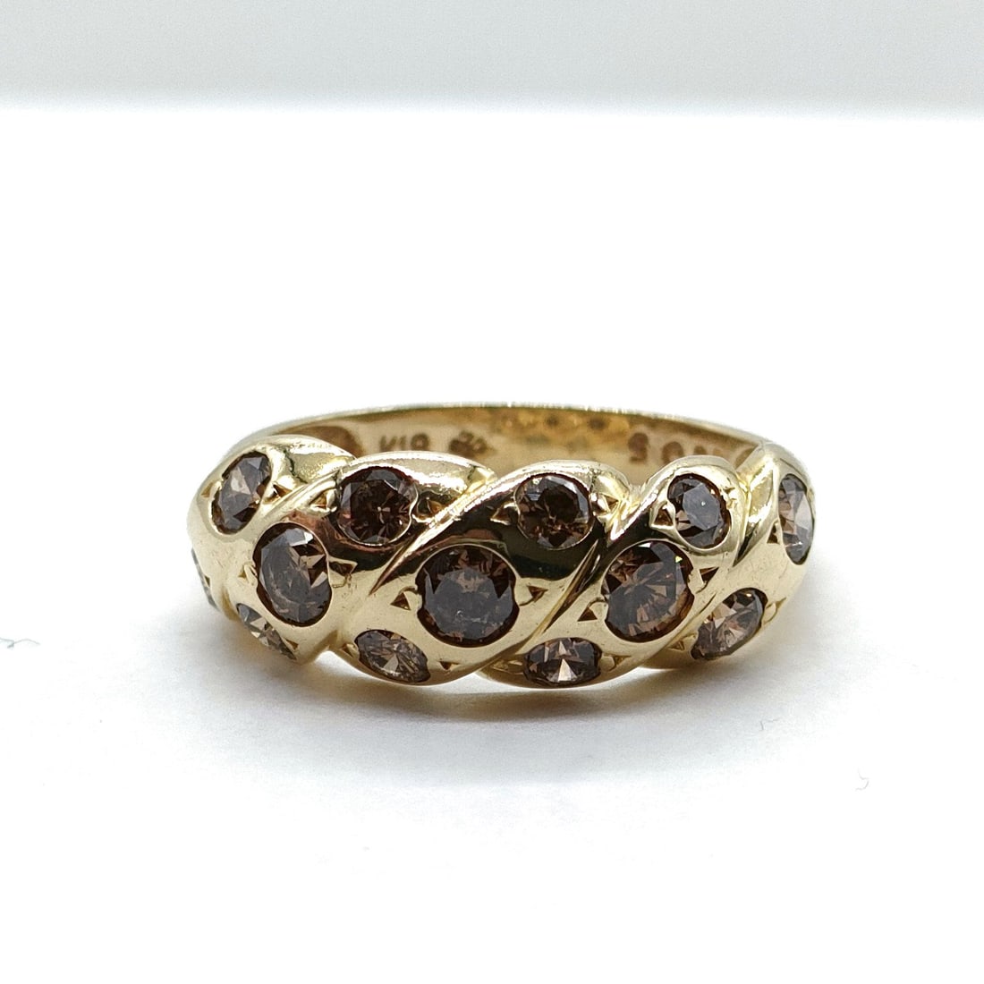 JEWELRY RING NATURAL DIAMOND GOLD: Jewelry Ring Natural Diamond Gold Brand: Unbranded Type: Ring Material: Gold, Color: Yellow Gold Size: US 5 3/4 Accessories: None Accessories Notice: When purchasing pre-owned goods, pleas
