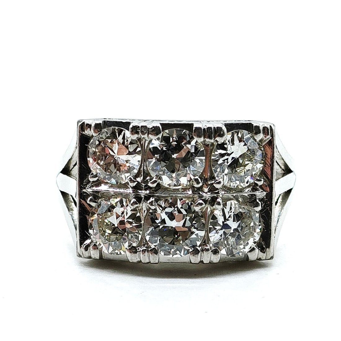 JEWELRY RING NATURAL DIAMOND PLATINUM: Jewelry Ring Natural Diamond Platinum Brand: Unbranded Type: Ring Material: Platinum, Color: Platinum Size: US 7 1/2 Accessories: None Accessories Notice: When purchasing pre-owned goods,