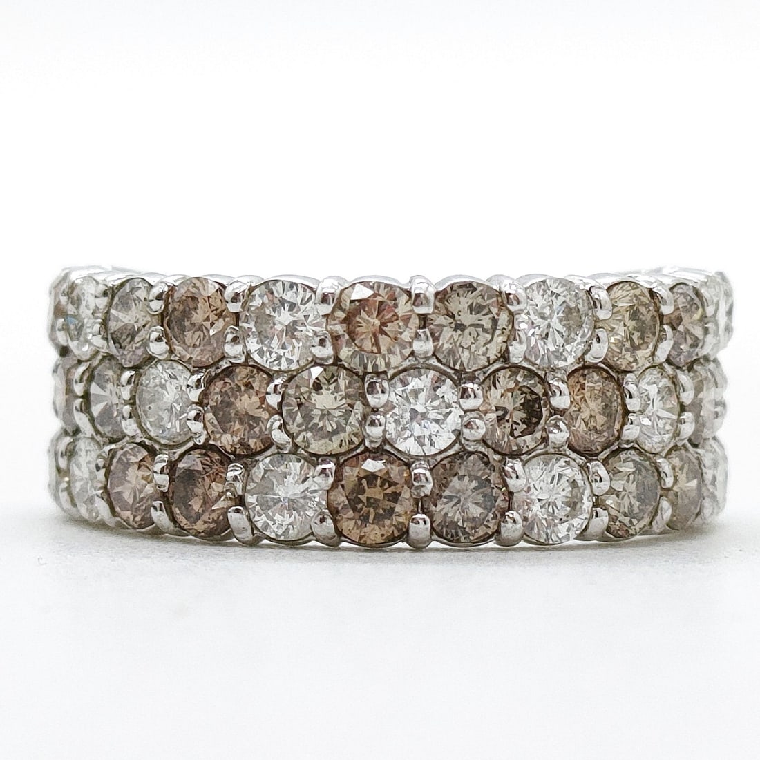 JEWELRY RING NATURAL DIAMOND WHITE GOLD: Jewelry Ring Natural Diamond White Gold Brand: Unbranded Type: Ring Material: White gold, Color: White gold Size: US 5 Accessories: None Accessories Notice: When purchasing pre-owned goods