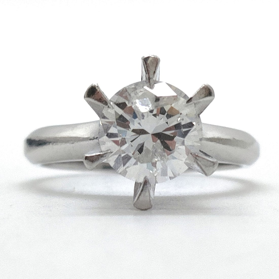 JEWELRY RING NATURAL DIAMOND PLATINUM: Jewelry Ring Natural Diamond Platinum Brand: Unbranded Type: Ring Material: Platinum, Color: Platinum Size: US 5 3/8 Accessories: None Accessories Notice: When purchasing pre-owned goods,
