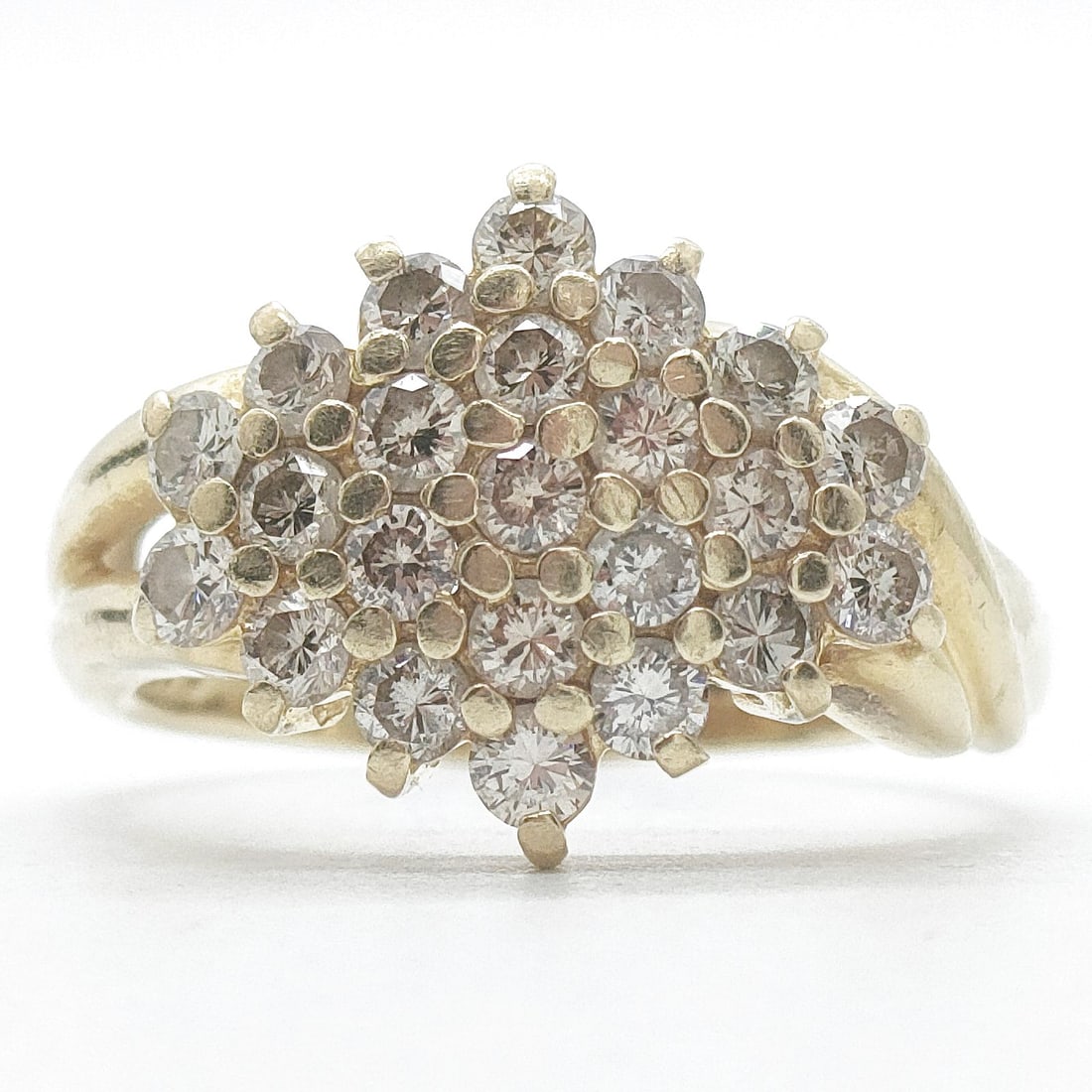 JEWELRY RING NATURAL DIAMOND GOLD: Jewelry Ring Natural Diamond Gold Brand: Unbranded Type: Ring Material: Gold, Color: Yellow Gold Size: US 6 1/4 Accessories: None Accessories Notice: When purchasing pre-owned goods, pleas