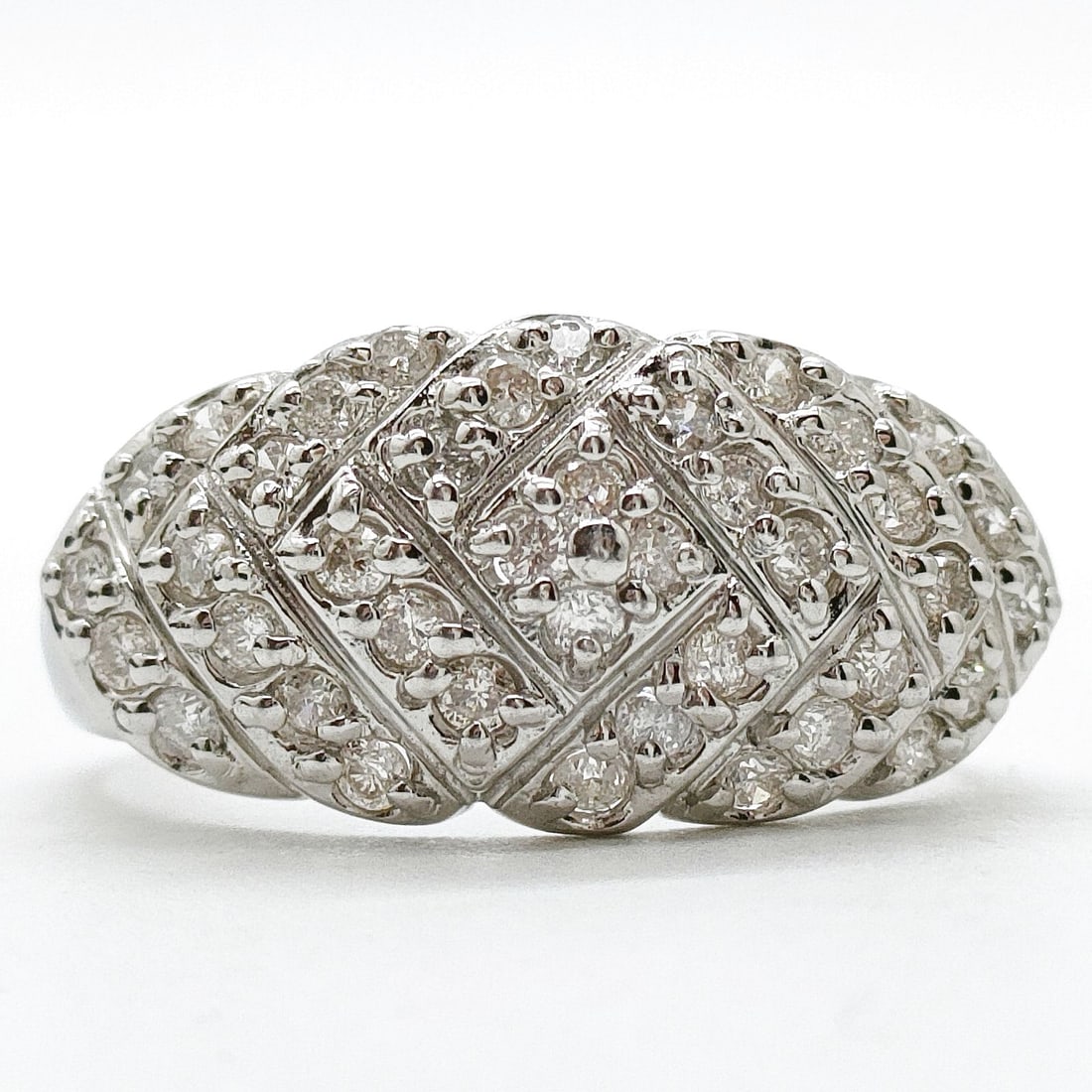 JEWELRY RING NATURAL DIAMOND PLATINUM: Jewelry Ring Natural Diamond Platinum Brand: Unbranded Type: Ring Material: Platinum, Color: Platinum Size: US 7 7/8 Accessories: None Accessories Notice: When purchasing pre-owned goods,