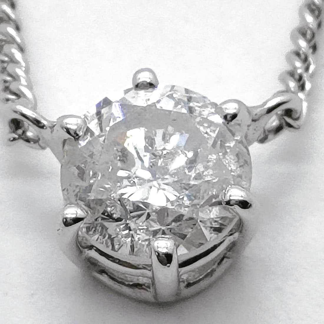 JEWELRY NECKLACE NATURAL DIAMOND PLATINUM: Jewelry Necklace Natural Diamond Platinum Brand: Unbranded Type: Necklace Material: Platinum, Color: Platinum Size: Pendant Size : 0.72X0.97 cm / 0.28X0.38 inch Chain Size : 40 cm / 15.7 inch Acce