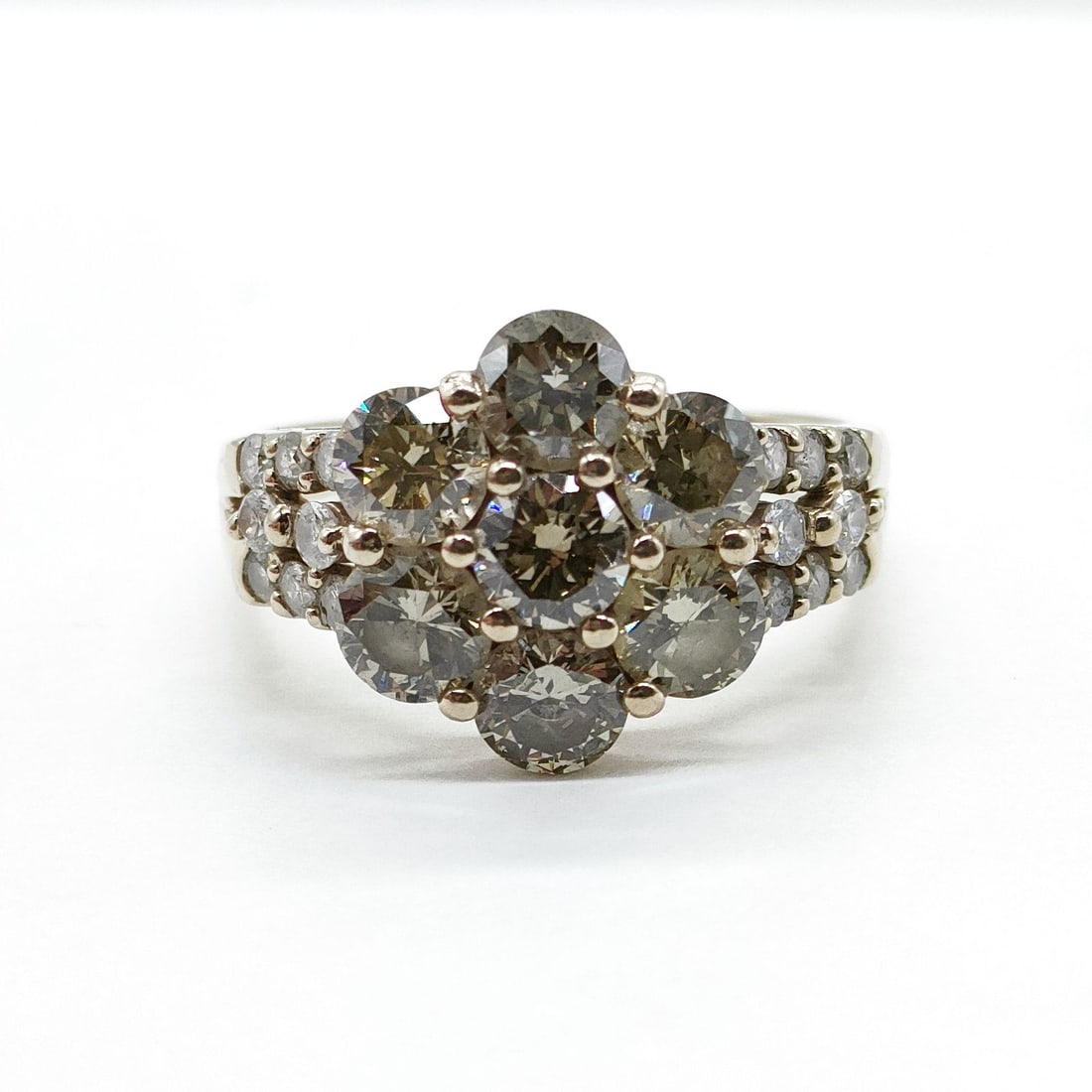 JEWELRY RING NATURAL DIAMOND GOLD: Jewelry Ring Natural Diamond Gold Brand: Unbranded Type: Ring Material: Gold, Color: Yellow Gold Size: US 5 3/4 Accessories: None Accessories Notice: When purchasing pre-owned goods, pleas