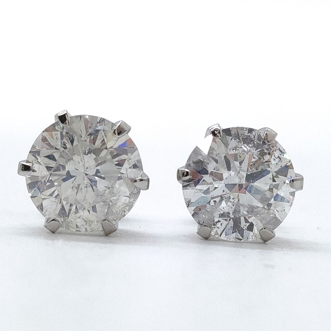 JEWELRY PIERCED EARRING NATURAL DIAMOND PLATINUM: Jewelry Pierced Earring Natural Diamond Platinum Brand: Unbranded Type: Pierced Earring Material: Platinum, Color: Platinum Size: None Accessories: None Accessories Notice: When purchasing