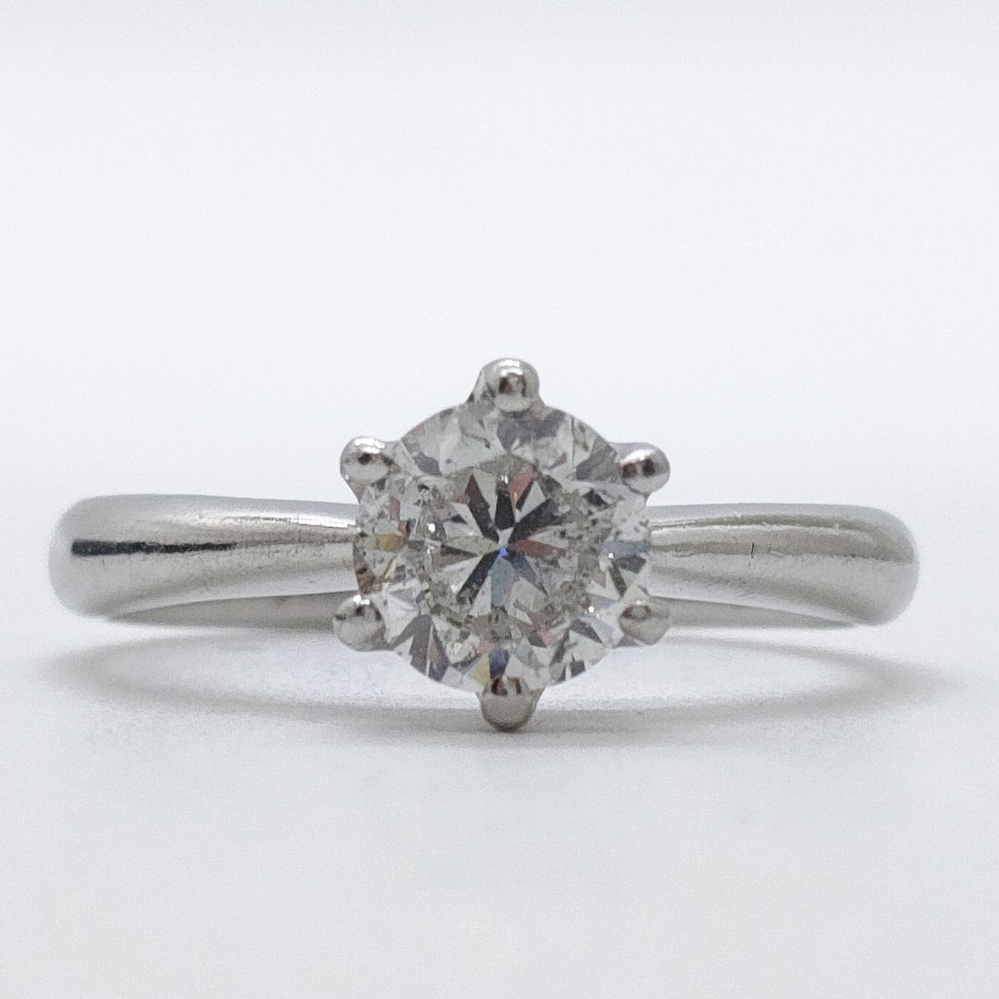 JEWELRY RING NATURAL DIAMOND PLATINUM: Jewelry Ring Natural Diamond Platinum Brand: Unbranded Type: Ring Material: Platinum, Color: Platinum Size: US 5 3/4 Accessories: None Accessories Notice: When purchasing pre-owned goods,