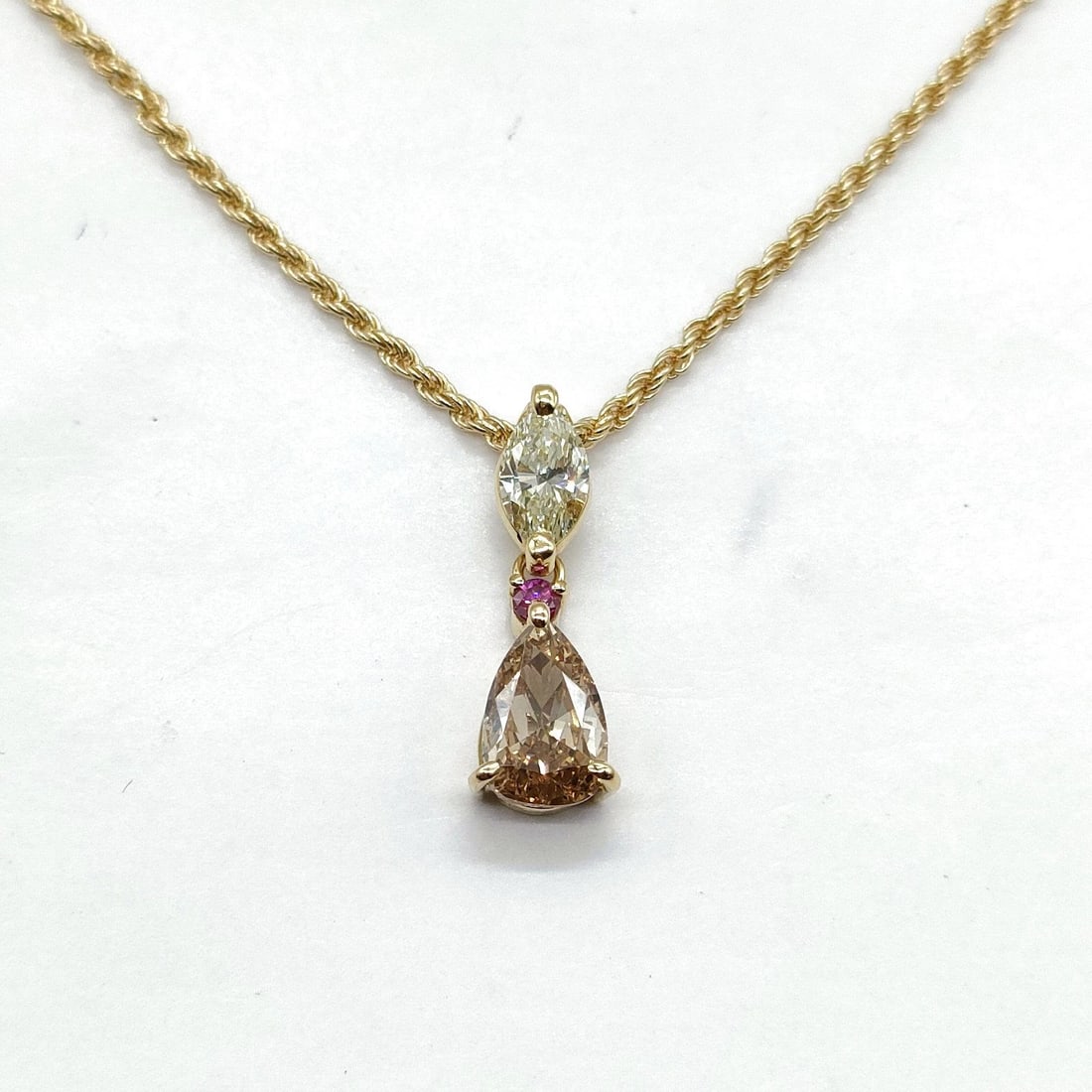 JEWELRY NECKLACE NATURAL DIAMOND GOLD (1 of 4)
