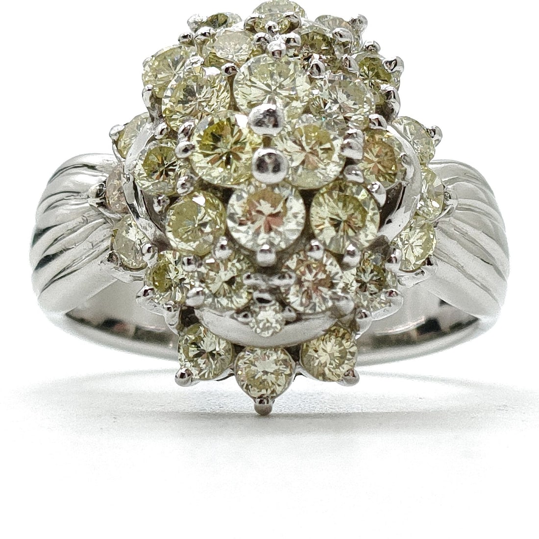 JEWELRY RING NATURAL DIAMOND PLATINUM: Jewelry Ring Natural Diamond Platinum Brand: Unbranded Type: Ring Material: Platinum, Color: Platinum Size: US 7 Accessories: None Accessories Notice: When purchasing pre-owned goods, plea
