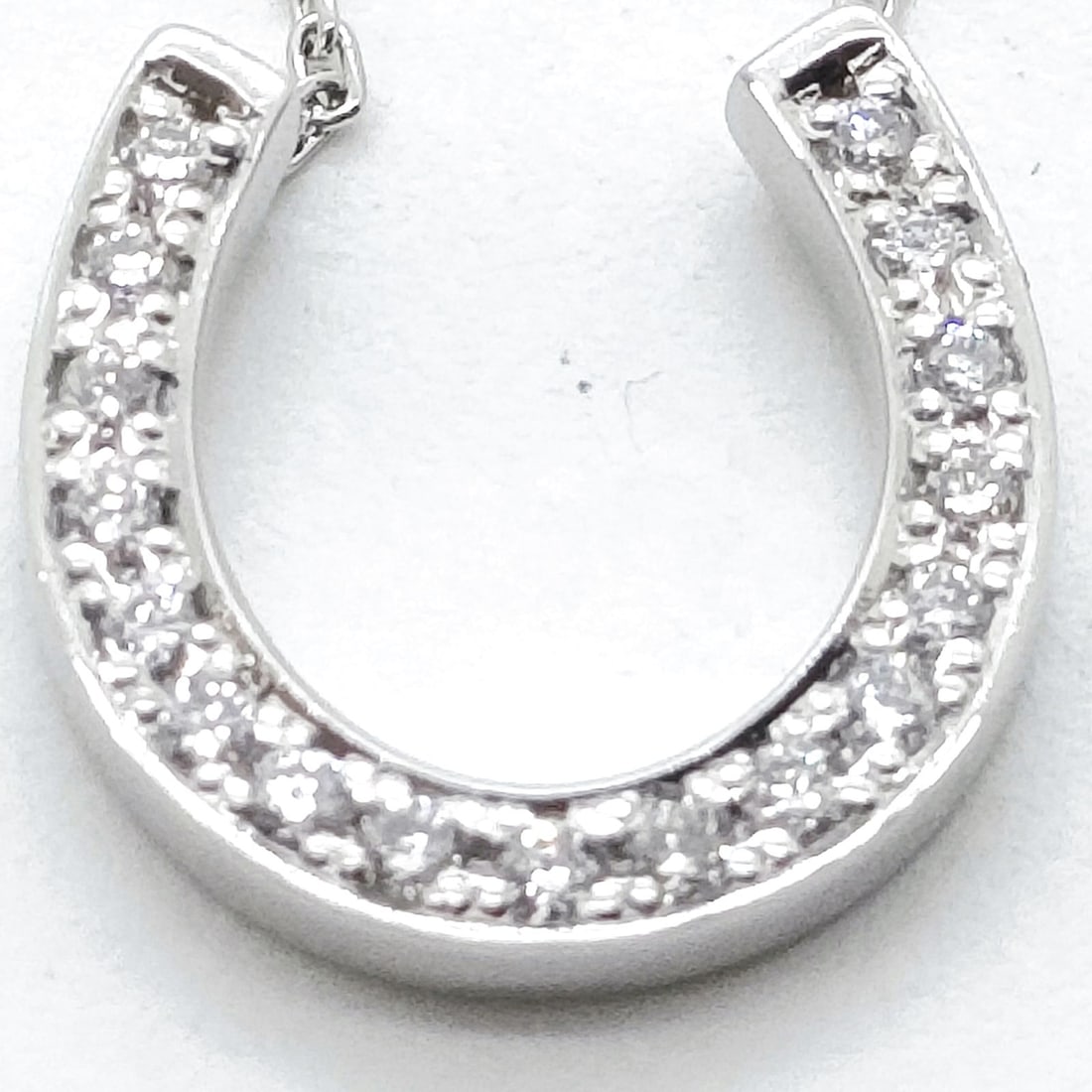 JEWELRY NECKLACE NATURAL DIAMOND PLATINUM: Jewelry Necklace Natural Diamond Platinum Brand: Unbranded Type: Necklace Material: Platinum, Color: Platinum Size: Pendant Size : 1.21X1.22 cm / 0.47X0.48 inch Chain Size : 40 cm / 15.7 inch Acce