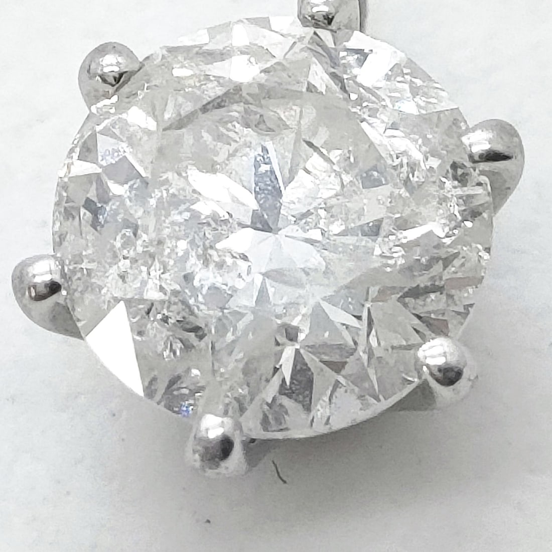 JEWELRY PENDANT HEAD NATURAL DIAMOND: Jewelry Pendant Head Natural Diamond Brand: Unbranded Type: Pendant Head Material: Platinum, Color: Platinum Size: Pendant Size : 0.86X0.71 cm / 0.33X0.27 inch Accessories: None Accessorie