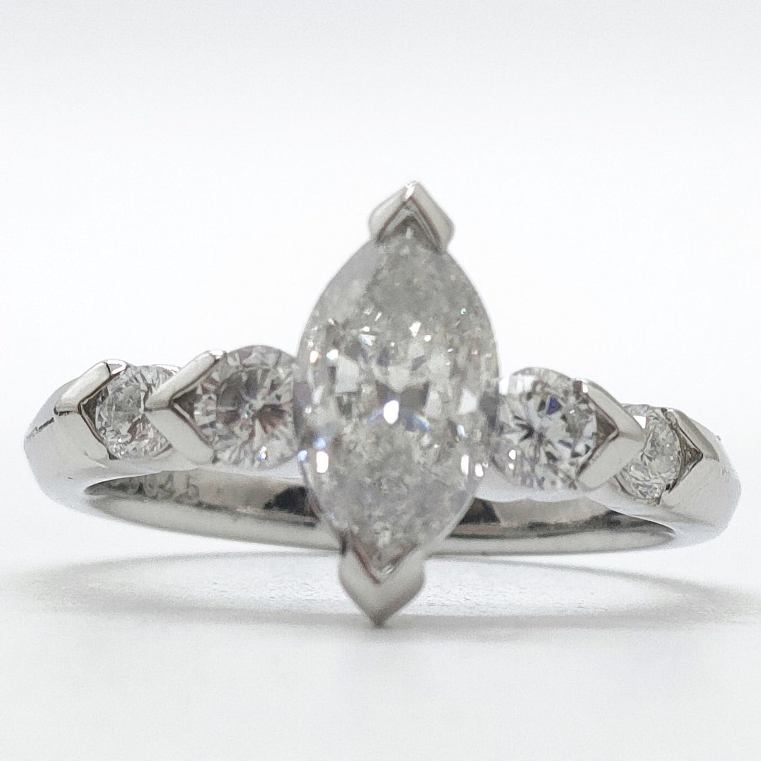 JEWELRY RING NATURAL DIAMOND PLATINUM: Jewelry Ring Natural Diamond Platinum Brand: Unbranded Type: Ring Material: Platinum, Color: Platinum Size: US 6 5/8 Accessories: None Accessories Notice: When purchasing pre-owned goods,