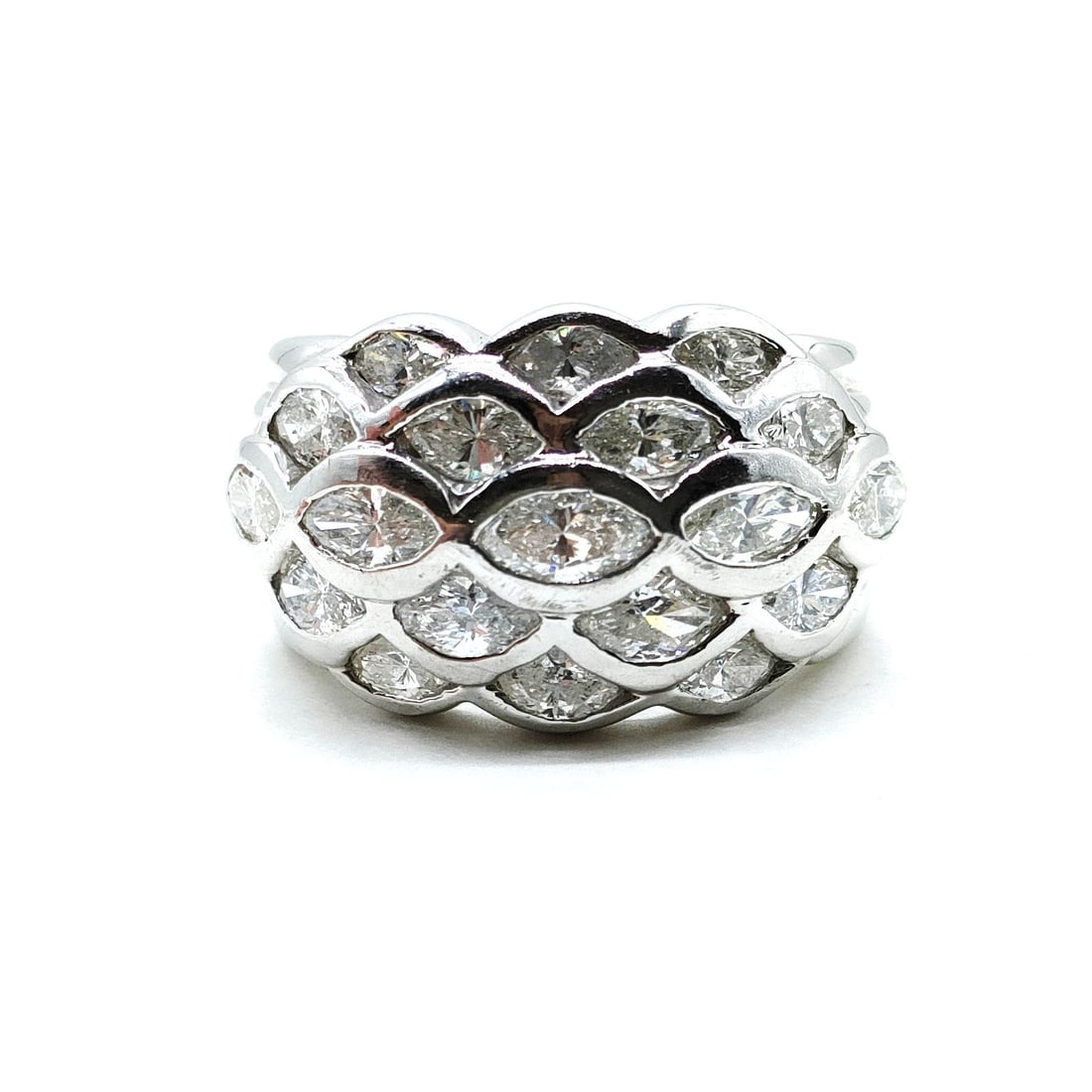 JEWELRY RING NATURAL DIAMOND PLATINUM: Jewelry Ring Natural Diamond Platinum Brand: Unbranded Type: Ring Material: Platinum, Color: Platinum Size: US 5 3/8 Accessories: None Accessories Notice: When purchasing pre-owned goods,