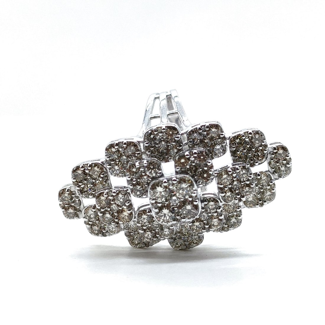 JEWELRY RING NATURAL DIAMOND WHITE GOLD: Jewelry Ring Natural Diamond White Gold Brand: Unbranded Type: Ring Material: White gold, Color: White gold Size: US 6 5/8 Accessories: None Accessories Notice: When purchasing pre-owned g