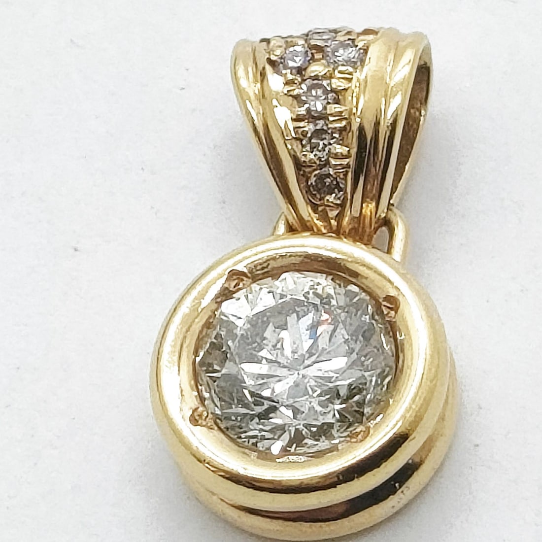 JEWELRY PENDANT HEAD NATURAL DIAMOND GOLD: Jewelry Pendant Head Natural Diamond Gold Brand: Unbranded Type: Pendant Head Material: Gold, Color: Yellow Gold Size: Pendant Size : 1.61X0.88 cm / 0.63X0.34 inch Accessories: None Accesso
