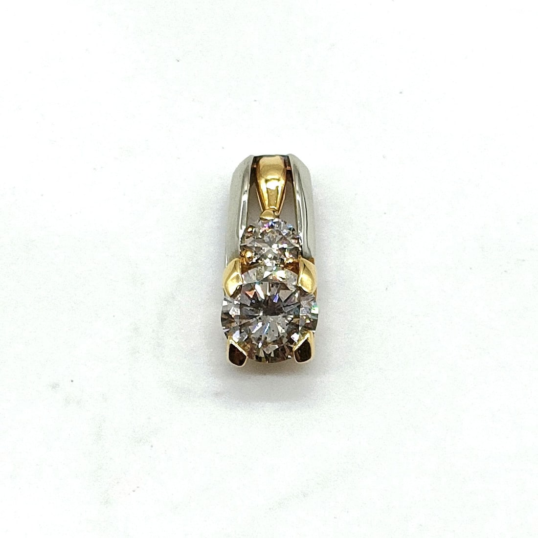 JEWELRY PENDANT HEAD NATURAL DIAMOND GOLD: Jewelry Pendant Head Natural Diamond Gold Brand: Unbranded Type: Pendant Head Material: White gold, Color: White gold Size: Pendant Size : 1.48X0.61 cm / 0.58X0.24 inch Accessories: None A