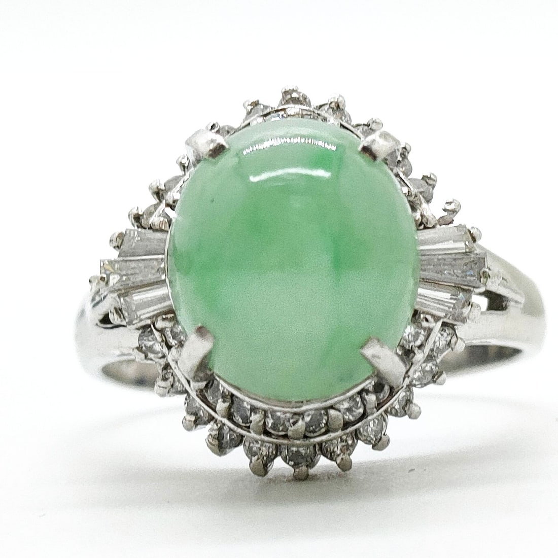 JEWELRY RING JADE PLATINUM GREENS: Jewelry Ring Jade Platinum Greens Brand: Unbranded Type: Ring Material: Pt900, Main Stone/Creation JadeSecondary StoneNatural Diamond Color: Platinum Size: US 6 5/8 Accessories: None Acces