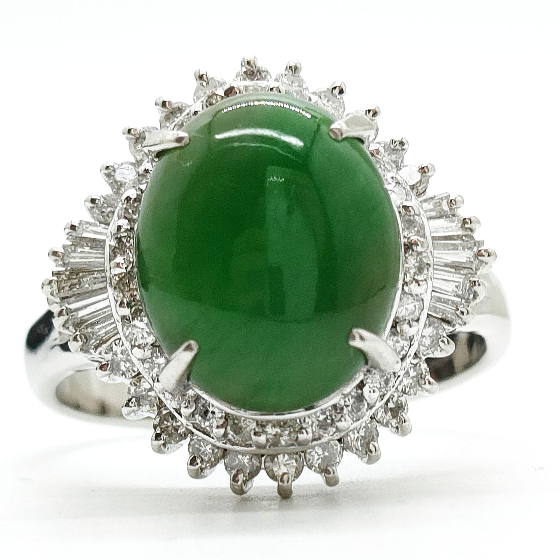 JEWELRY RING JADE PLATINUM: Jewelry Ring Jade Platinum Brand: Unbranded Type: Ring Material: Pt900, Main Stone/Creation JadeSecondary StoneNatural Diamond Color: Platinum Size: US 7 1/2 Accessories: None Accessories