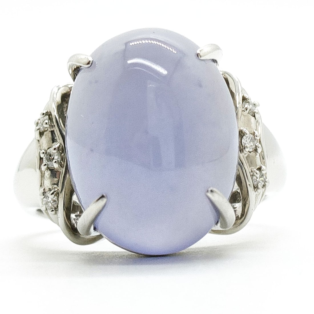 JEWELRY RING CHALCEDONY PLATINUM: Jewelry Ring Chalcedony Platinum Brand: Unbranded Type: Ring Material: Pt900, Main Stone/Creation ChalcedonySecondary StoneNatural Diamond Color: Platinum Size: US 7 1/2 Accessories: None