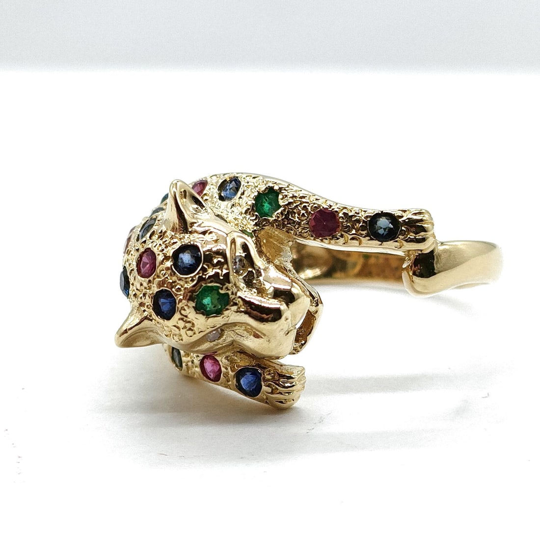 JEWELRY RING SAPPHIRE GOLD: Jewelry Ring Sapphire Gold Brand: Unbranded Type: Ring Material: Gold, Main Stone/Creation Sapphire Color: Yellow Gold Size: US 6 5/8 Accessories: None Accessories Notice: When purchasing
